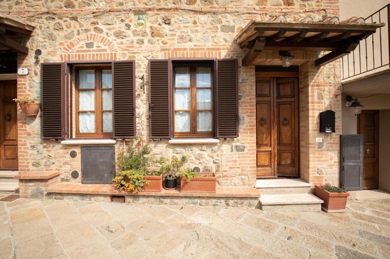Noi2+2 Vacanze - App. Andrea Contignano Exterior photo